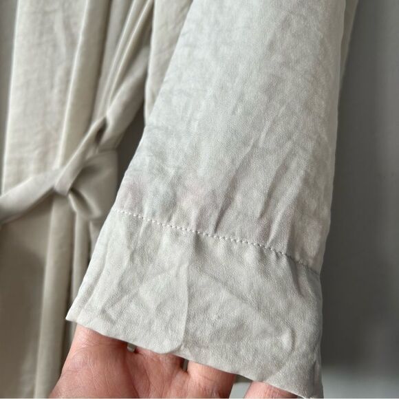 Miiyu Simons Cream Long Robe with Belt and pockets - Picture 8 of 11